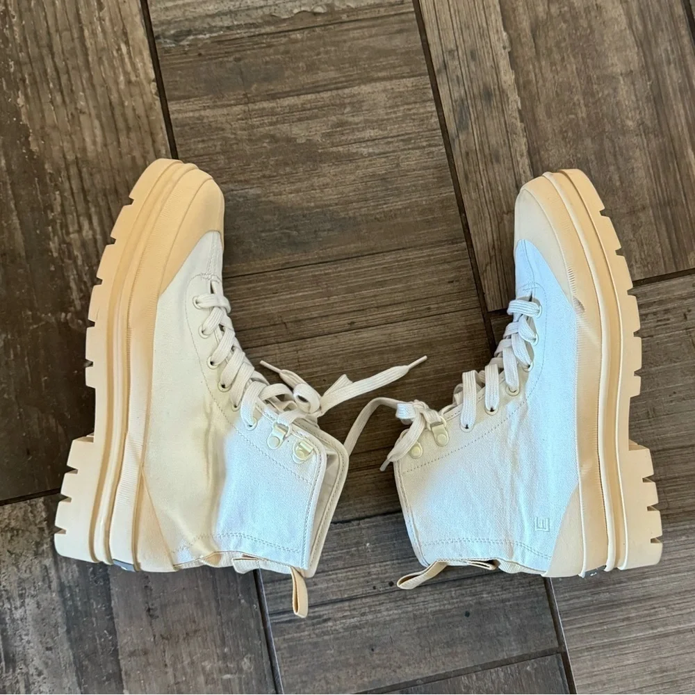 Everlane the canvas utility boot size 9.5